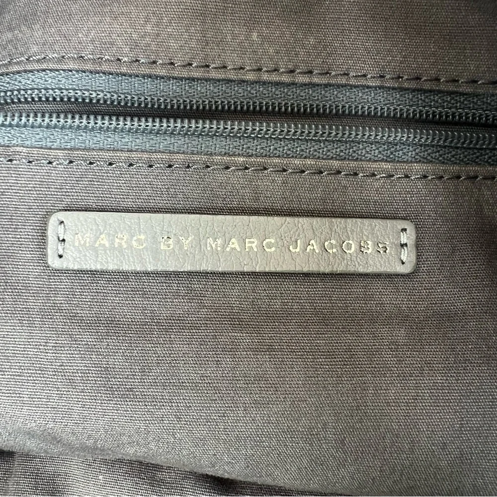 MARC by MARC JACOBS Tread Lightly Grey Leather Suede Crossbody Shoulder Hobo Bag